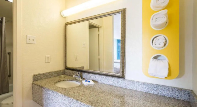 Двухместный номер Motel 6-Spring Hill, FL - Weeki Wachee