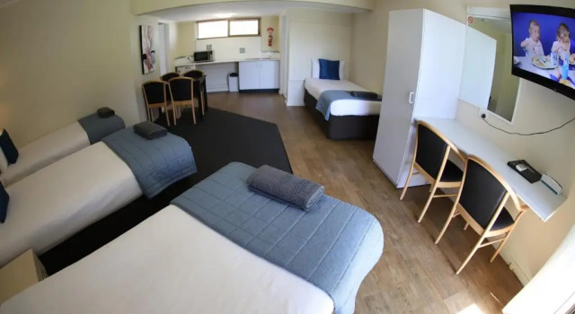 Семейный номер Standard с 2 комнатами Sleepy Hill Motor Inn