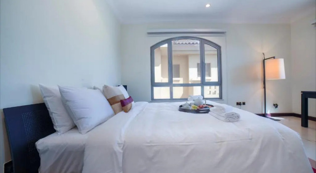 Deluxe 4BR Palm Villa With Private Beach and Pool with Complimentary Golf