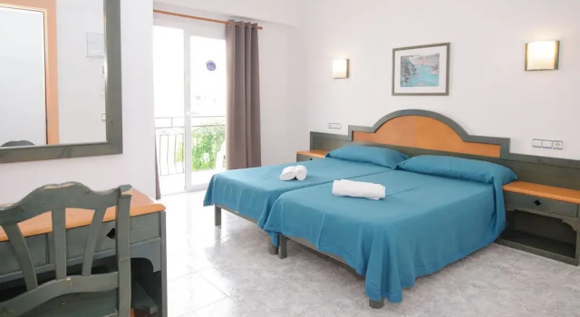 Двухместный номер Standard с балконом Hostal Rosalia