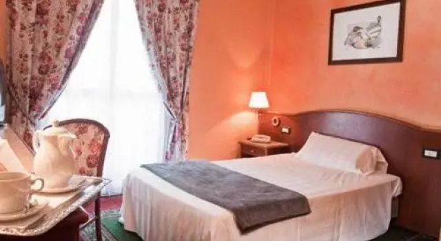 Hotel Poli, Забронировать Отель Кастельново-ди-Сотто 