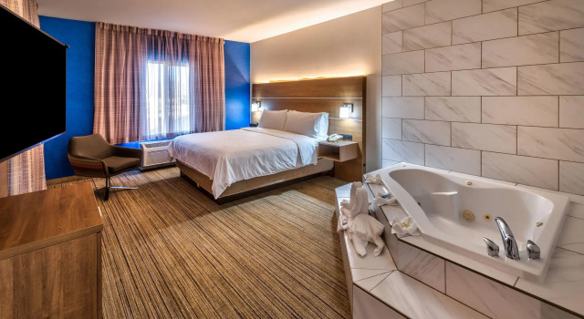 Двухместный люкс Holiday Inn Express Reno Airport by IHG