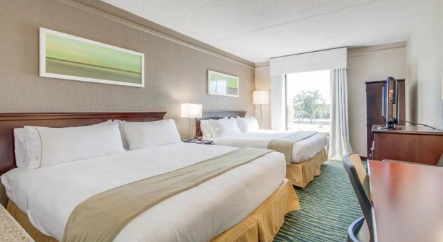 Четырёхместный номер Deluxe Holiday Inn Express Richmond - Midlothian Turnpike by IHG