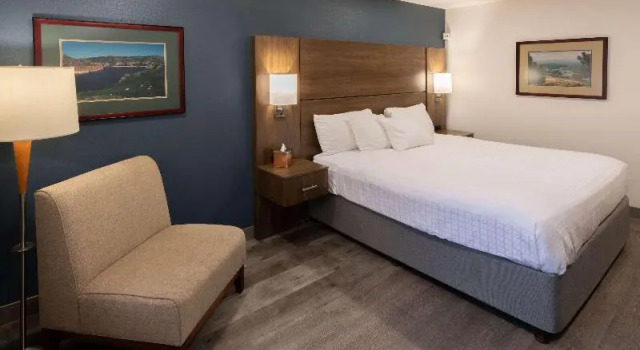Номер Standard с балконом Best Western Plus Clocktower Inn