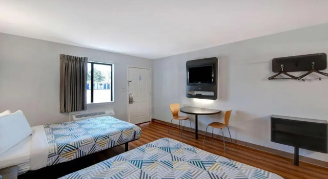 Четырёхместный номер Standard Motel 6-Sulphur Springs, TX