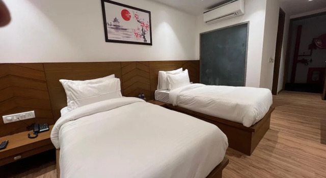 Номер Executive Nikko Premier - Near Medanta Hospital