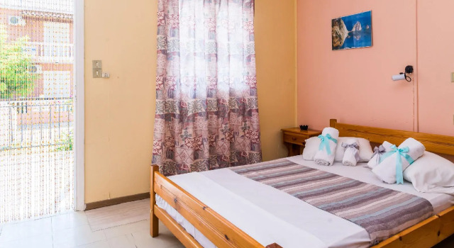 Roussa's Studios and Apartments