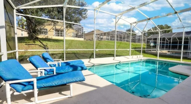 4 bedrooms pool home Highlands Reserve, Забронировать Дом для отпуска Отели Давенпорт с парковкой, рядом с Гольф-клуб "Хайлендс-Резерв", Парковка