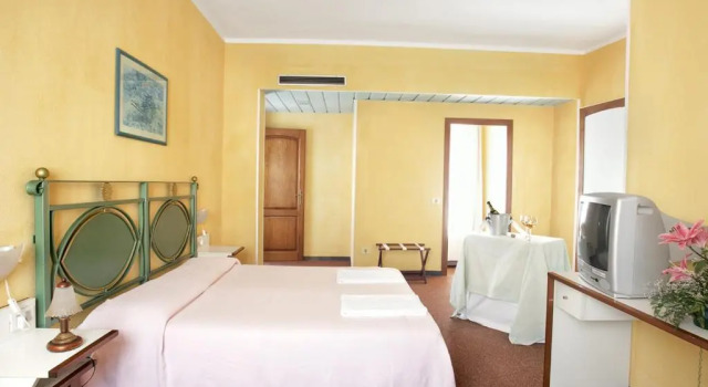 Трёхместный номер Standard Hotel Majore