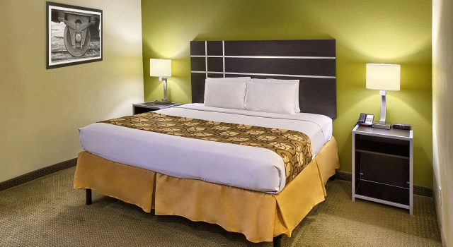 Country Hearth Inn of Knightdale, Забронировать Отель Найтдейл Raleigh-Durham Metropolitan Area