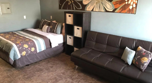 Riverfront Studio Suites, Varaa Hotelli Hotellit Minnesota pysäköinnillä, Pysäköinti