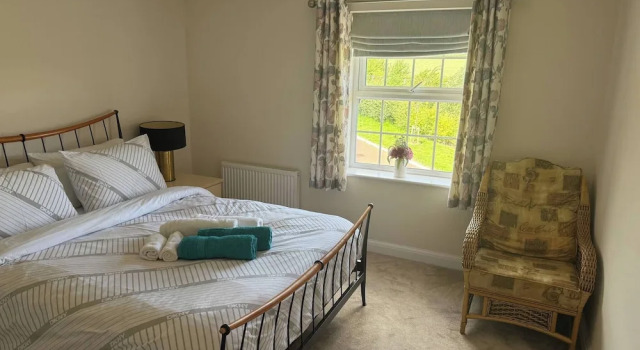 Comfortable 5 - Guest Abode - In Quiet Village