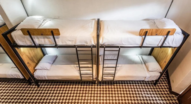 Hostal Antiguo, Забронировать Отель Отели Медельин с парковкой, рядом с Конгресс-центр Plaza Mayor, Парковка