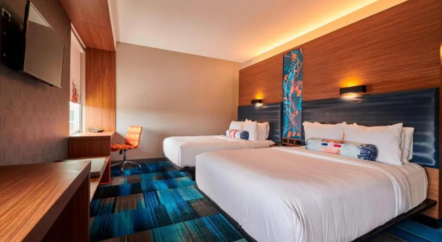 Четырёхместный номер Standard Aloft by Marriott Cleveland Airport