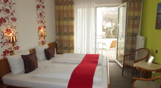 Двухместный номер Standard с балконом Hotel Krone