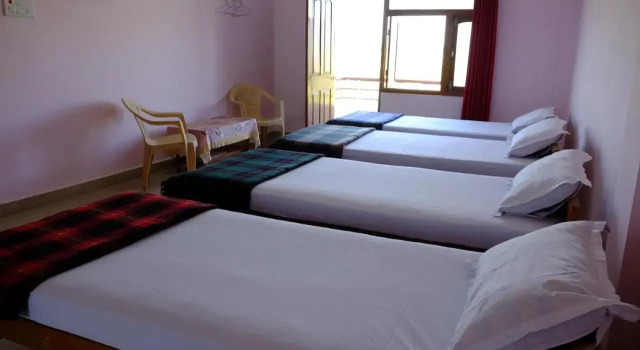 Suma Guest House, Book Pension Hoteller i Bodh Gaya med morgenmad, Morgenmad