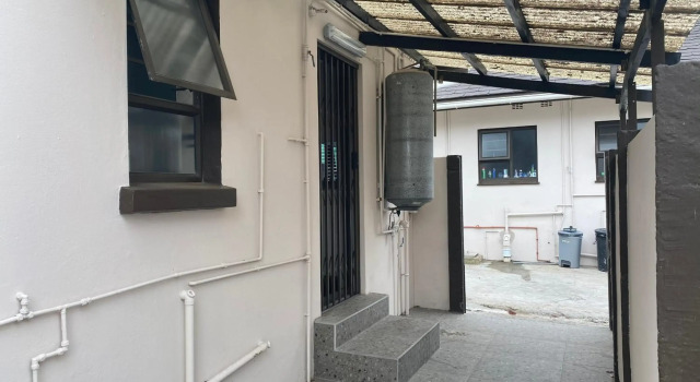 Guest House on Keam, Забронировать Гостевой дом Отели Ист-Лондона с парковкой, Парковка