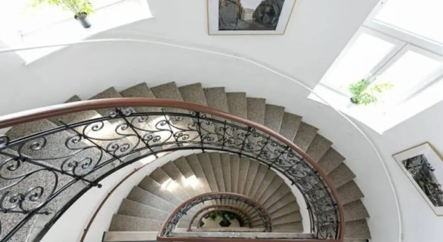 Penthouse near Schoenbrunn Amazing Terrace Apt.42, Rezerwuj Hotel Hotele w Wiedeń z parkingiem, Parking