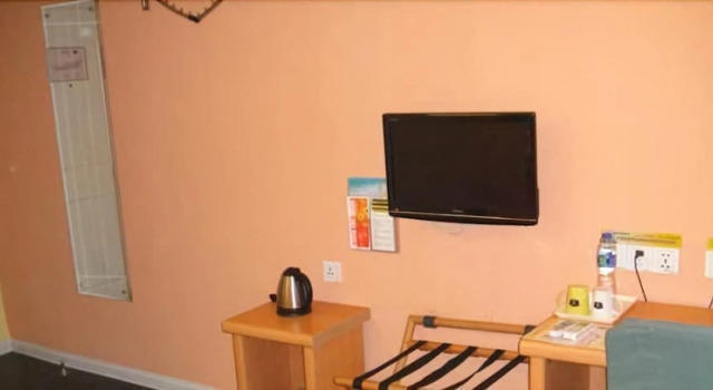 Home Inn Xianglujiao Rail Station - Dalian, Book Hotel  