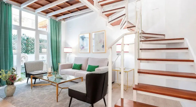 Апартаменты Cozy 2BD Duplex With Private Patio Plaza Nueva II Sevilla