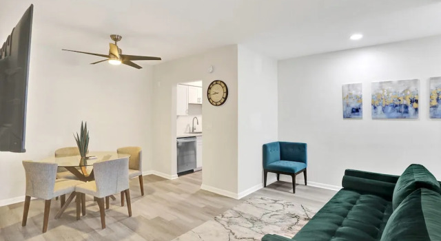 Семейный люкс с 2 комнатами Bay Harbor Boutique Vacation Rental