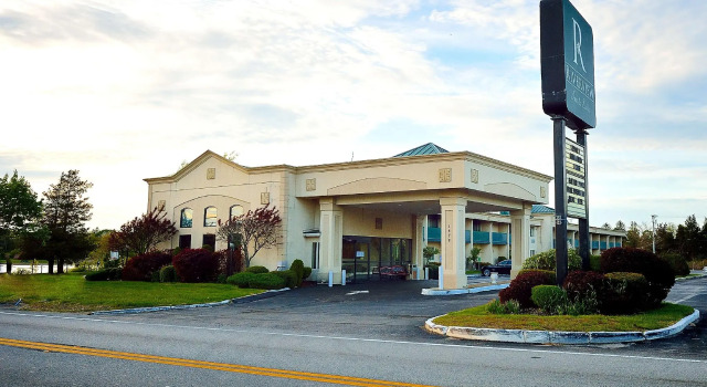 Quality Inn Somerset, Rezervovat Hotel Somerset Massachusetts