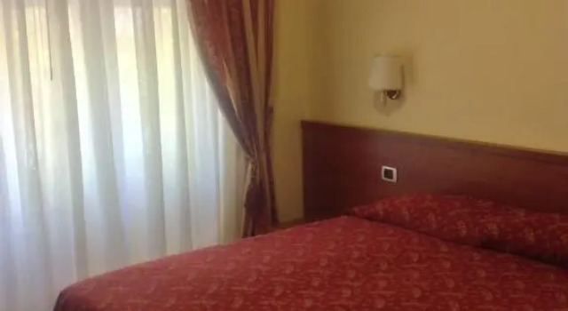 Guglielmo Marconi House, Book Hotel Portuense Rom
