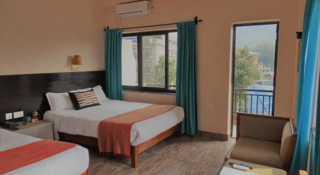 Двухместный номер Deluxe с балконом Hotel Karuna