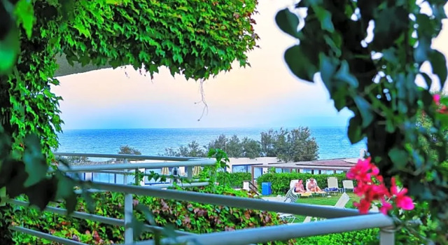 Bungalow Room с частичным видом на море Apollonia Beach Resort & Spa