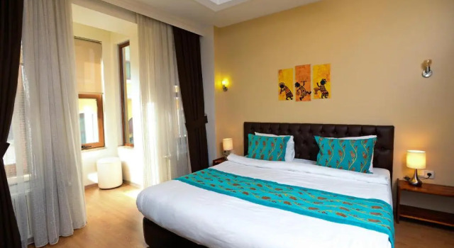 Standardowy dwuosobowy pokój Taksim Plussuite Hotel