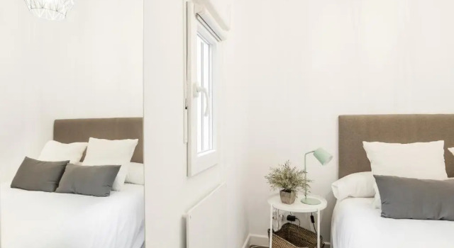 BNBHolder Cosy MALASAÑA, Забронировать Отель Шамбери Мадрид, рядом с Дом-музей Лопе де Вега