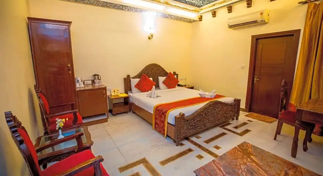 Люкс Royal Nahargarh Haveli-Near Train station Metro