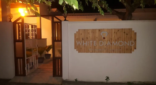 White Diamond, Rezerwuj Hotel Dharavandhoo Baa Atoll