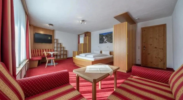 Люкс с 2 комнатами с балконом Hotel Similaun
