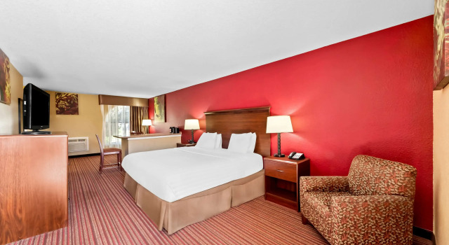 Двухместный люкс SureStay Plus by Best Western San Antonio Fiesta Inn