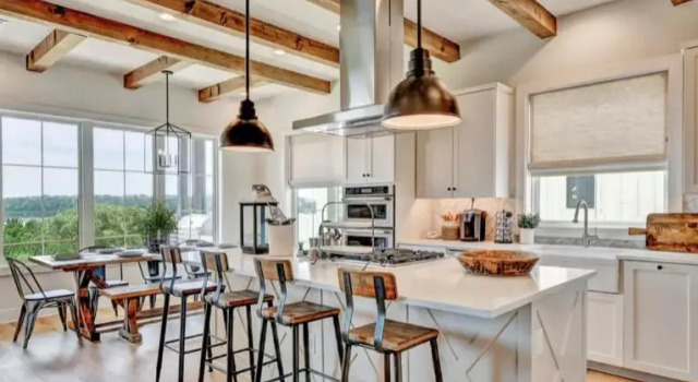 Riverbend Farmhouse #7, Book Hotel Hoteller i Spicewood med parkering, Parkering