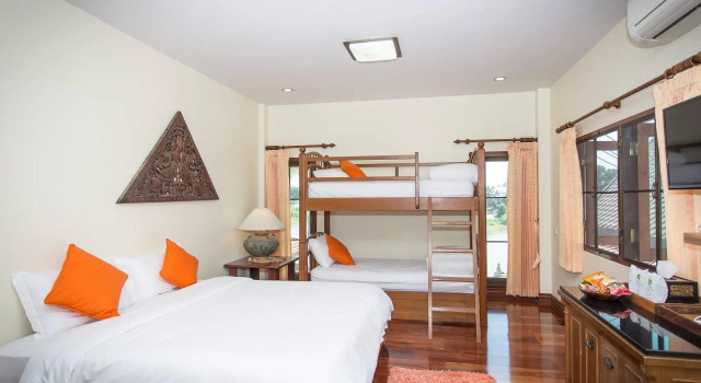 Семейный номер Deluxe с красивым видом из окна Tharnrarin Villa Suphan Buri