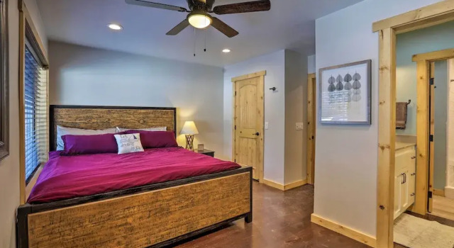 Truckee Family Home, Walk to Lake + 5 Mi to Skiing, Book Feriehus Truckee Squaw Valley