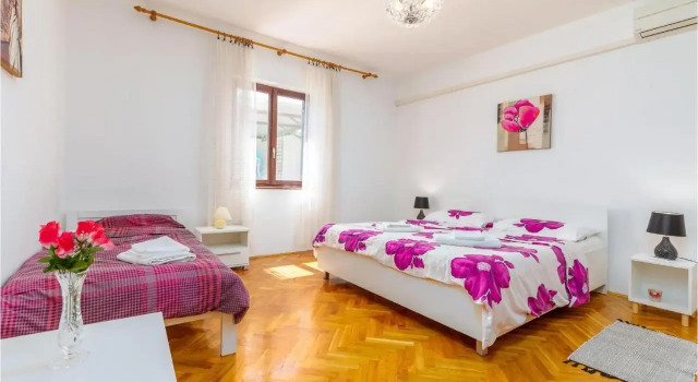 Apartment Osjecka IV, Забронировать Апартаменты/квартира Пула Pula Riviera, рядом с Пляж в бухте Гортанова