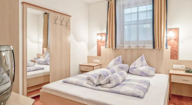 Villa Michelle, Prenota Villa Hotel a Tirolo con parcheggio, Parcheggio