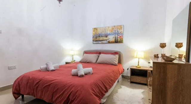 Cosy APT in Sliema- 2 mins walk from sea