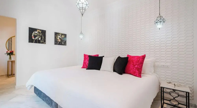 Free People Riad and Spa, Забронировать Курортный отель Отели Марракеш-Тенсифт-Эль-Хауз с парковкой, Парковка