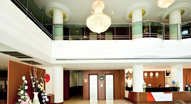 Pratunam Hotel Khonkaen, Забронировать Отель Кхонкэн Khon Kaen Province, рядом с Международный выставочный и конгресс-центр KICE в Кхонкэне