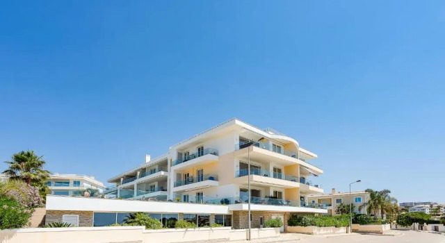 Двухместный номер Deluxe с балконом и с видом на море Porto de Mos Golf & Beach B&B AL-40312