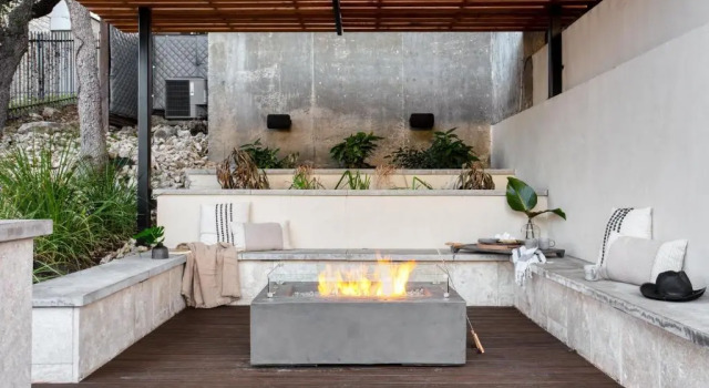 Коттедж Luxurious Stay w/ Lake View, Pool, Hot Tub, Fire Pit, Ping Pong Barton by Avantstay