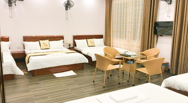 Кровать в общем номере Hotel Ngoc Anh - Van Don