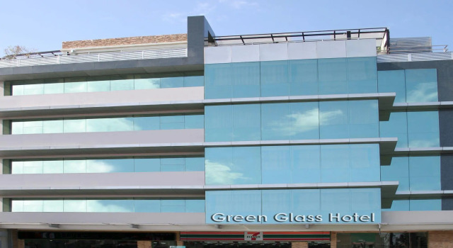 Green Glass Hotel, Забронировать Отель Каламба 