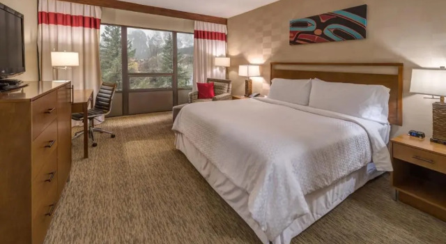 Двухместный номер Standard с видом на горы Four Points by Sheraton Juneau