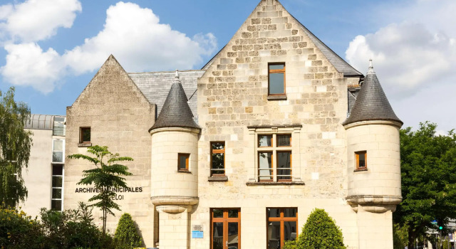Relais St Eloi, Sure Hotel Collection by Best Western, Забронировать Отель Отели Тура 3 звезды, рядом с Hotel Goüin Museum, 3*
