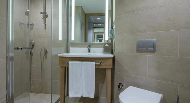 Двухместный номер с балконом Hampton by Hilton Istanbul Zeytinburnu